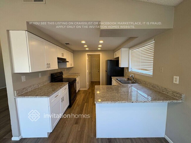 Foto del edificio - 7526 W Desert Cove Ave