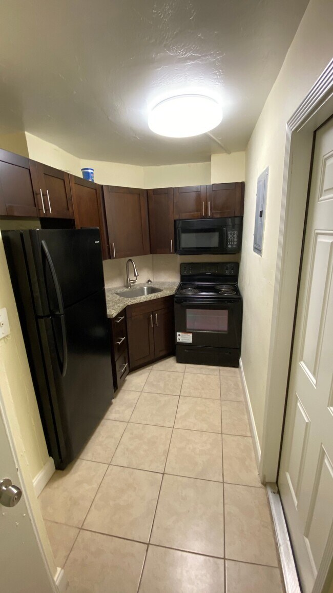 Photo - 2625 N Andrews Ave (Wilton Manors, FL) Apartment