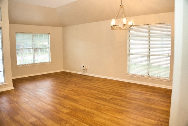 Building Photo - 1507 Hollyhock Ct