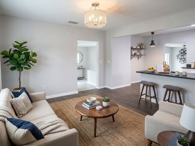 Foto del edificio - 4606 River Hills Dr