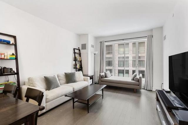 Foto principal - 2 bedroom in New York NY 10014