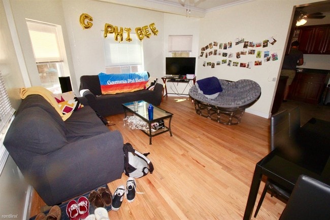 Building Photo - 5 br, 2 bath  - 616 Lawrence St # 1 #1