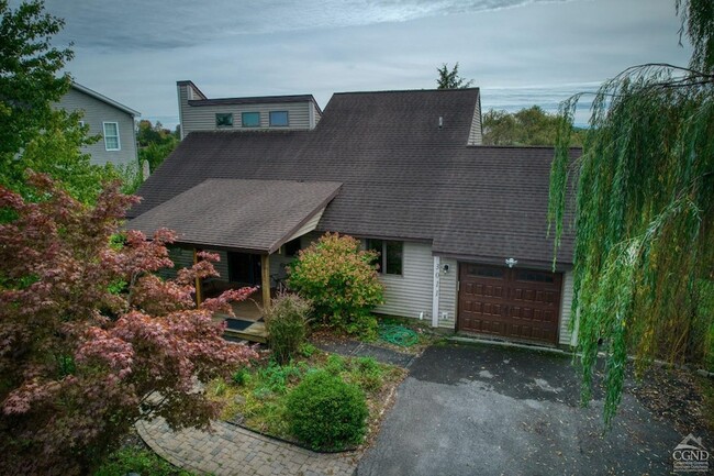 Building Photo - 3011 Sleepy Hollow Rd