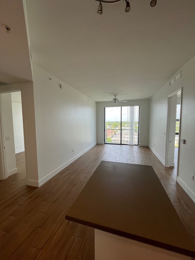 Foto del edificio - 2067 NE 161st St