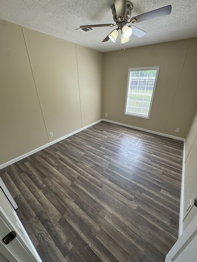 Building Photo - Navarre Home for rent!