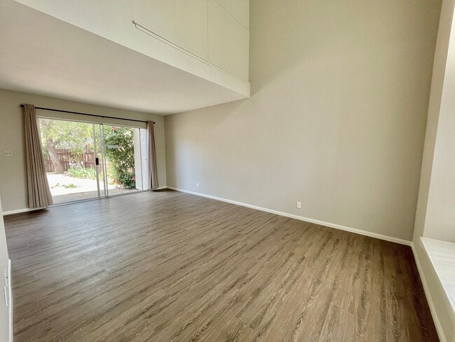 Foto del edificio - Ventura | Todd Ranch Townhome | 3 Bedroom + 2 Bathroom