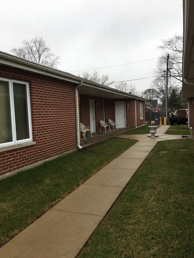 Primary Photo - 3020 Jackson Ave