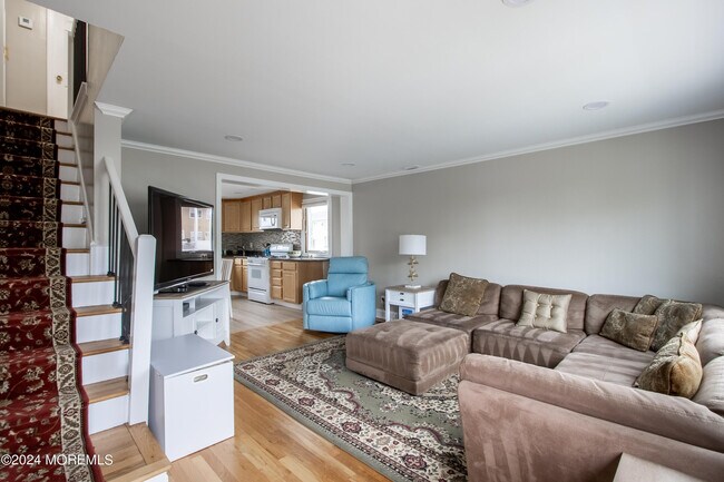 Foto del edificio - 32 Howland Ave