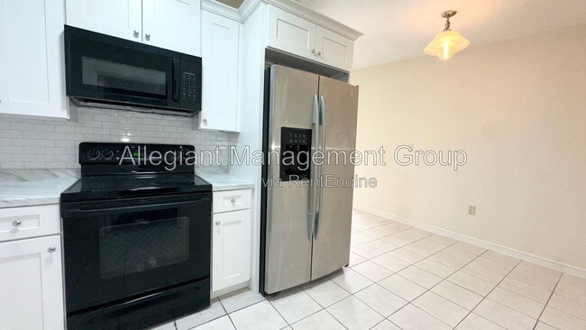 Building Photo - 4110 Alverado St