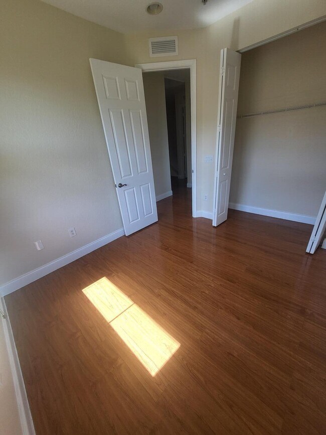Foto del edificio - 3929 Sleepy Orange Ln