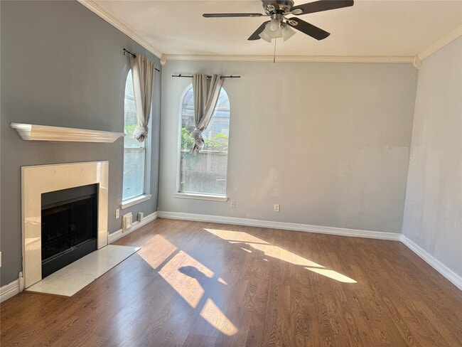 Foto del edificio - 8819 Diamond Lake Ln