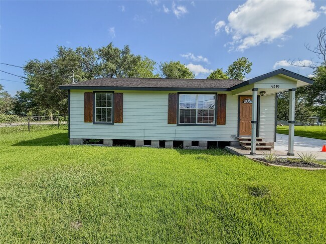 Foto del edificio - 6310 Brookside Rd