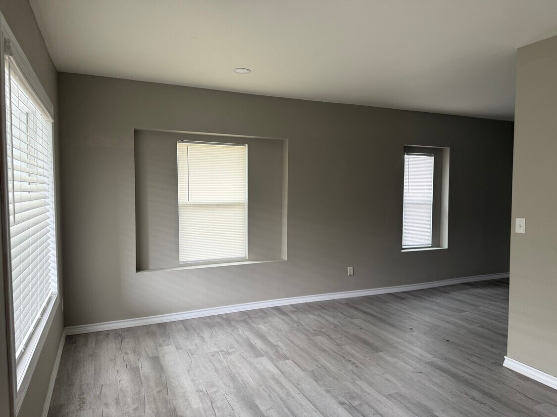 Foto principal - 709 E Jackson Ave