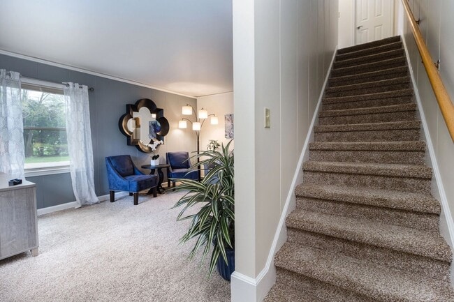 Building Photo - Bay Village Townhomes