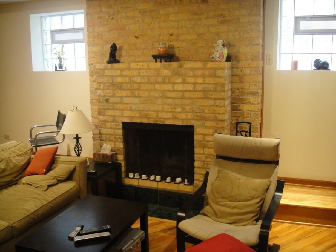 Primary Photo - 6535 N Bosworth Ave