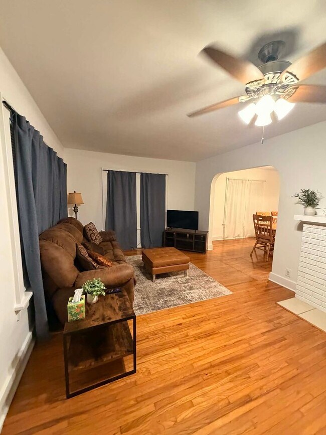 Foto del edificio - COMING SOON: 2 Bedroom Fully Furnished Short-Term Rental – Joplin, MO