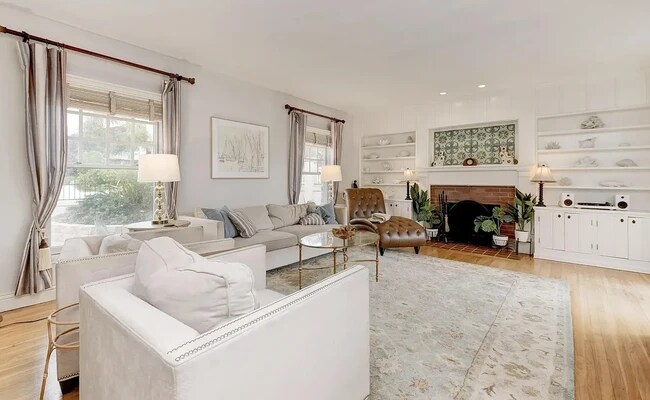 Foto del edificio - 3521 Voltaire St