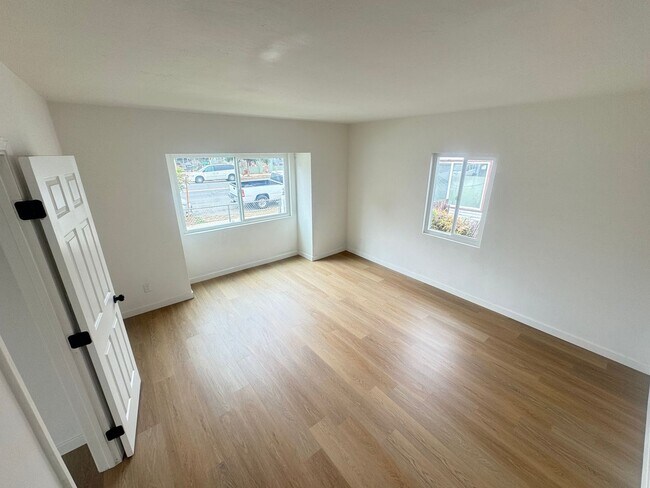 Foto del edificio - Beautiful Logan Heights Remodeled House