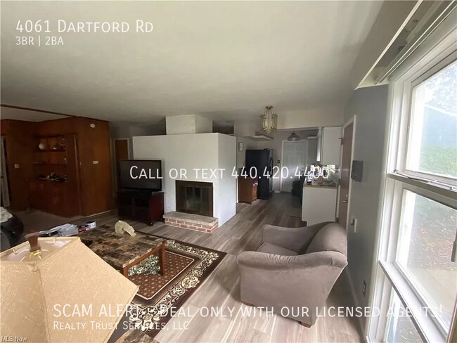 Building Photo - Great, Comfortable 3 bedroom 2 bathroom ho...