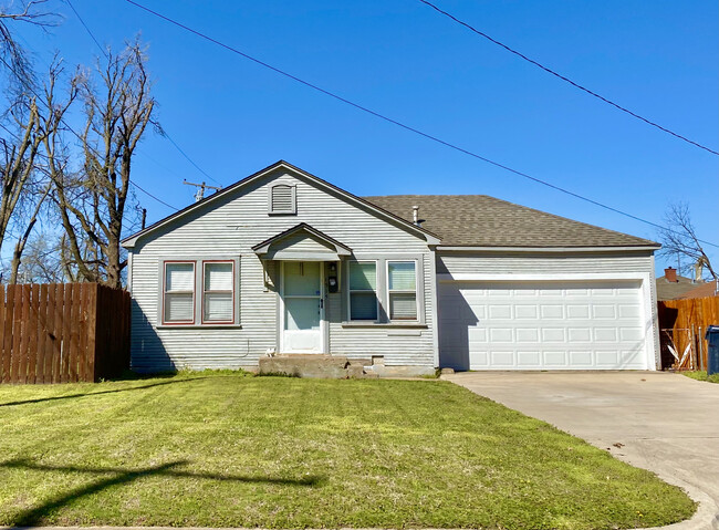 Building Photo - 1515 N Ross Ave