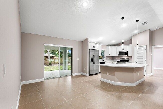 Foto del edificio - BRAND NEW HOME FOR RENT!