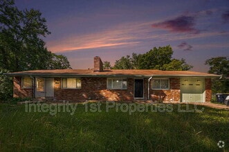 Building Photo - 4200 N Askew Ave