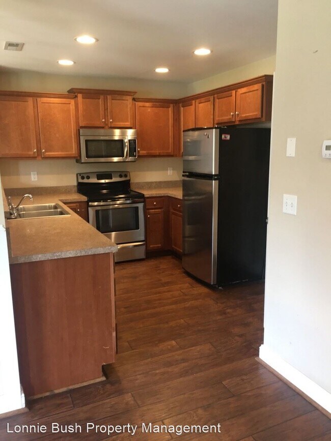 Foto del edificio - 3 br, 2.5 bath House - 2647 Jason Ave