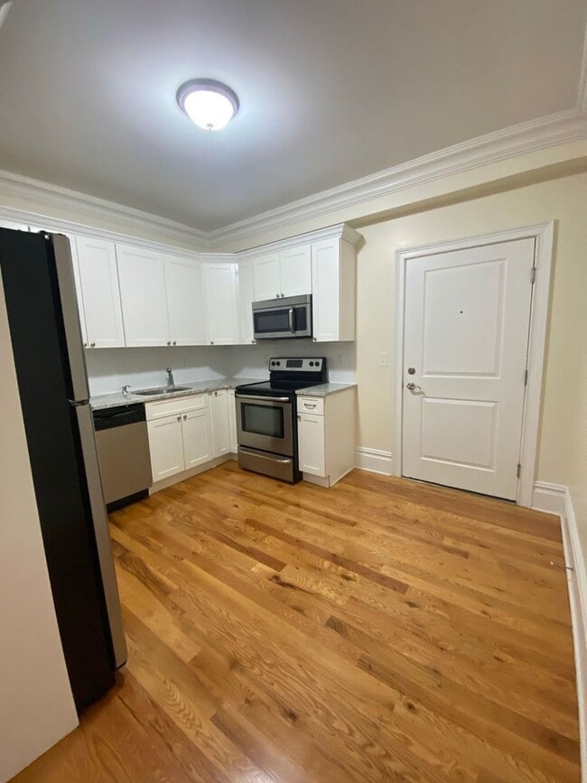 Foto del interior - Ponciana Apartments: Contemporary Comfort and Affordable Luxury in North Bergen!
