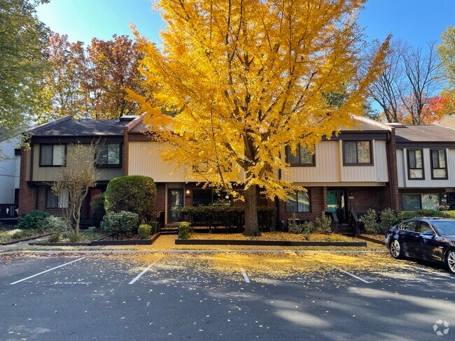 Building Photo - 2143 Colts Neck Ct