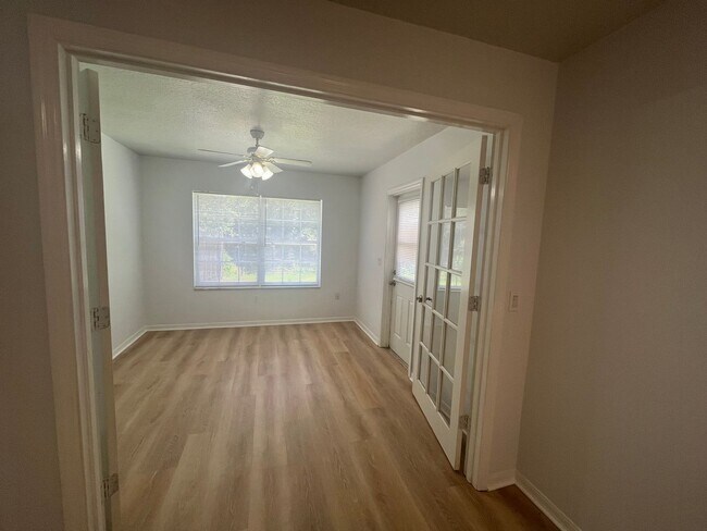 Foto del edificio - 38A Lindsay Dr