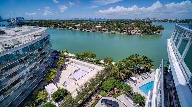 Foto del edificio - 6700 Indian Creek Dr