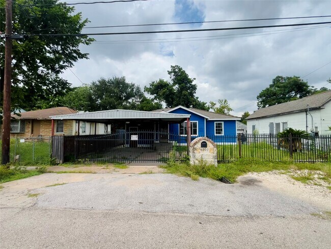 Foto del edificio - 6507 Longview St