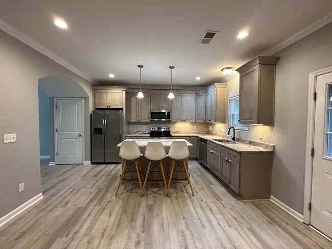 Foto del edificio - Spacious and beautifully designed home wit...