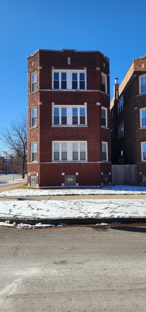 Building Photo - 7556 S Kenwood Ave