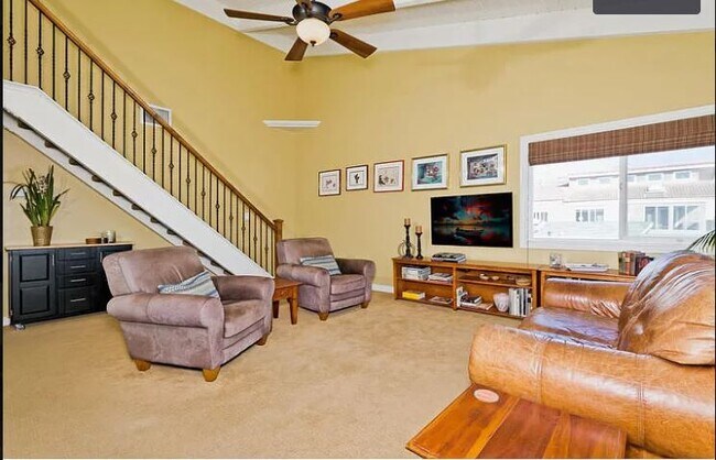 Foto del edificio - 121 Hueneme Ave