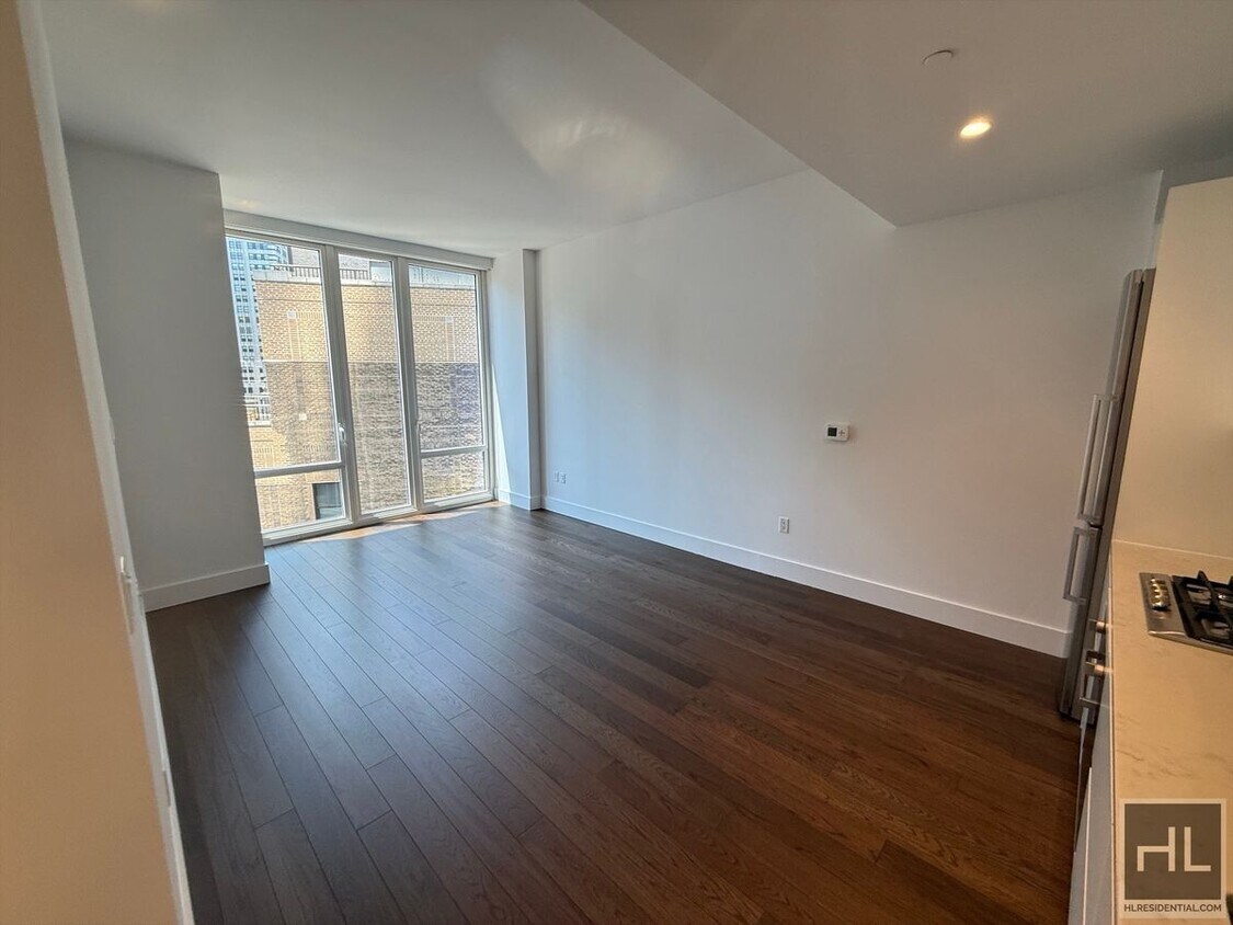 Primary Photo - East 44th Street