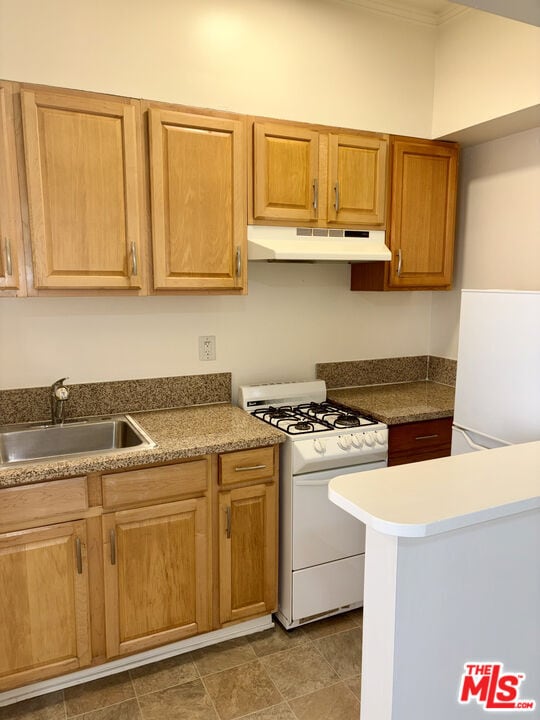 Foto del edificio - 1817 Ivar Ave