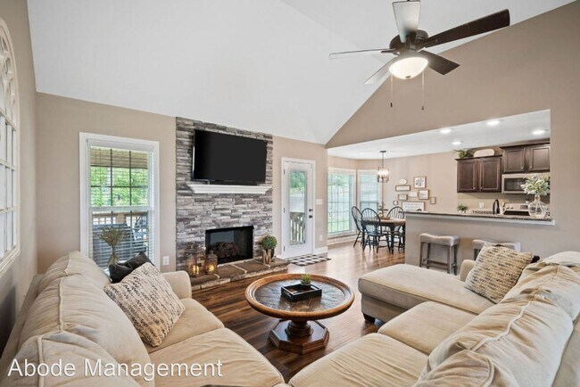 Foto del edificio - 3 br, 2 bath House - 720 Lillian Grace Dr
