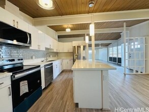 Building Photo - 809 Hoomoana St