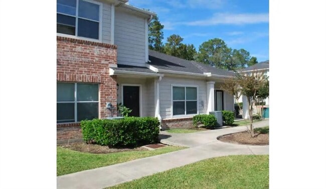 Building Photo - 24011 Richards Rd