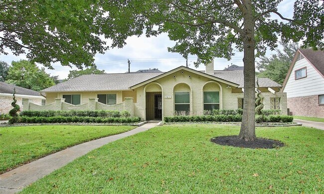 Building Photo - 2811 Quincannon Ln