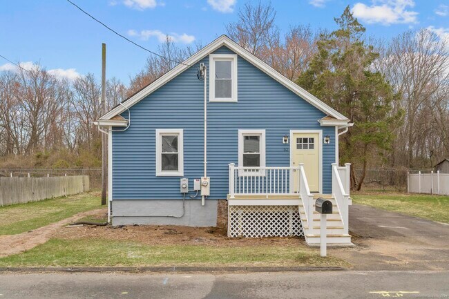 Building Photo - 52 Burgess St