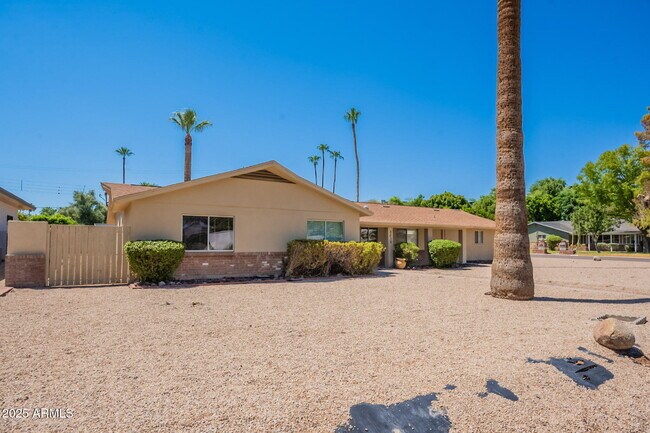 Foto del edificio - 6839 E Montecito Ave