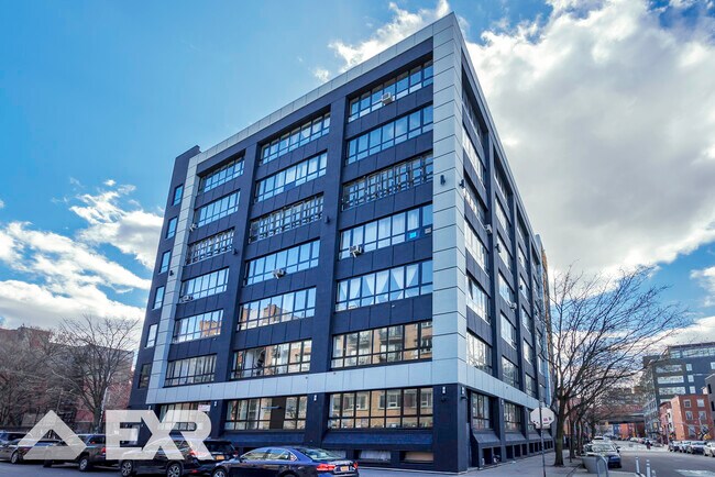 Building Photo - 315 Berry St