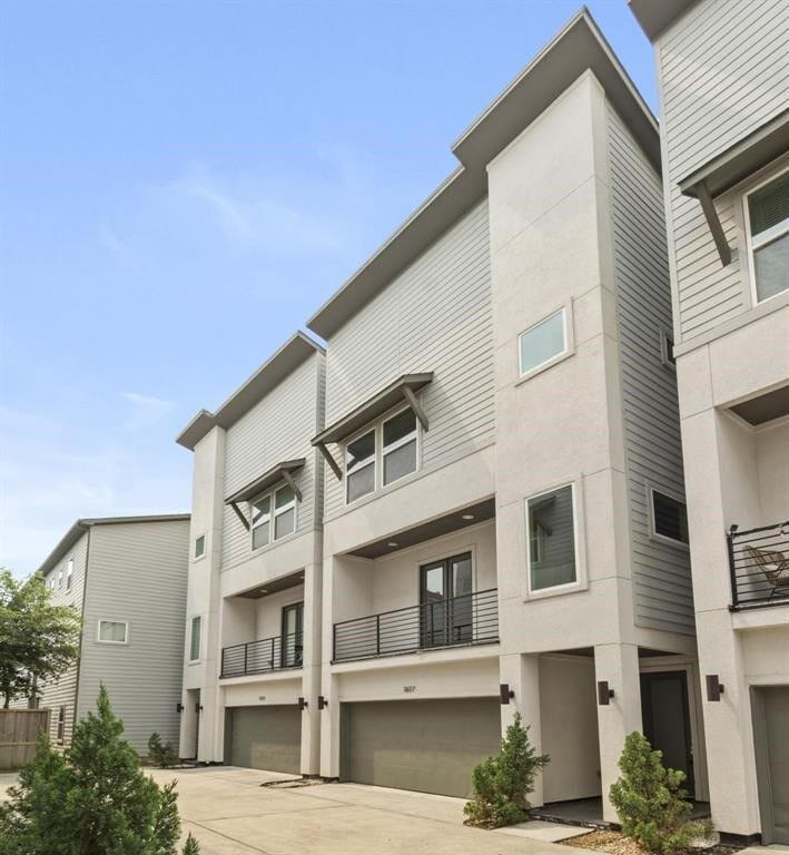 Foto principal - 2627 Hutchins St