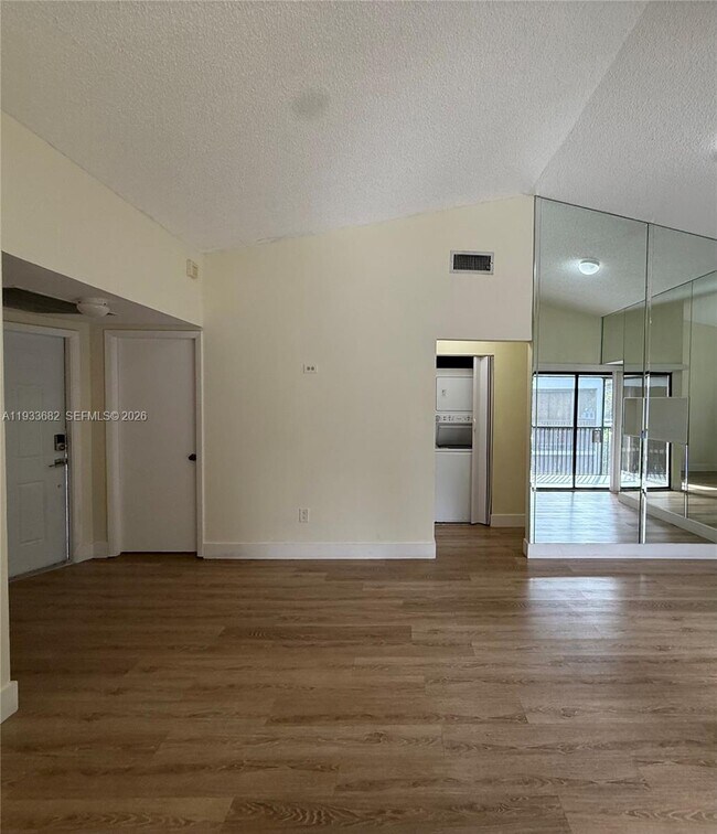 Foto del edificio - 1301 S Franklin Ave