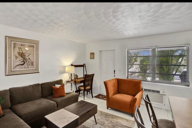 Foto del edificio - 820 NE 16th Ave