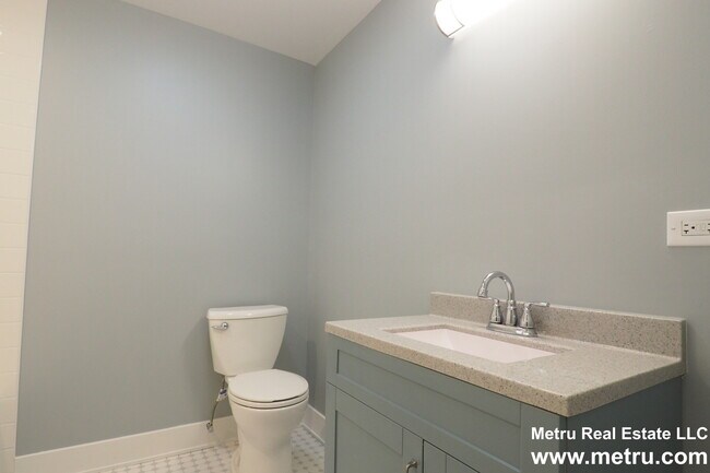 Building Photo - 3855 N Spaulding Ave