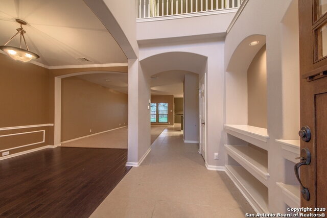 Foto del edificio - Situated on a desirable corner cul-de-sac lot!!
