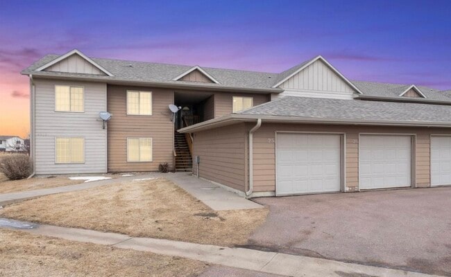 Building Photo - 4912 S Klein Ave